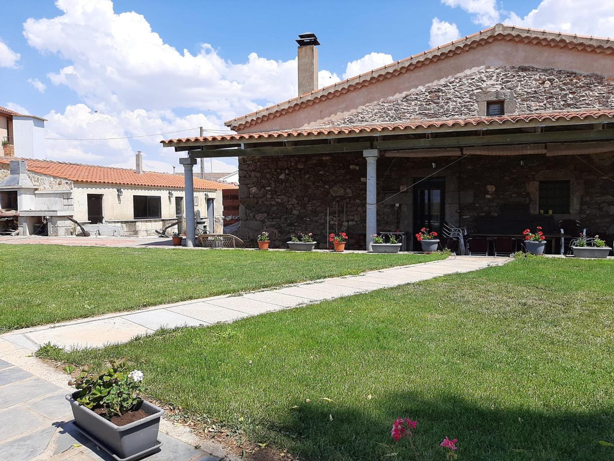 Villa El Almendro Del Cura à Villarmayor  Extérieur photo
