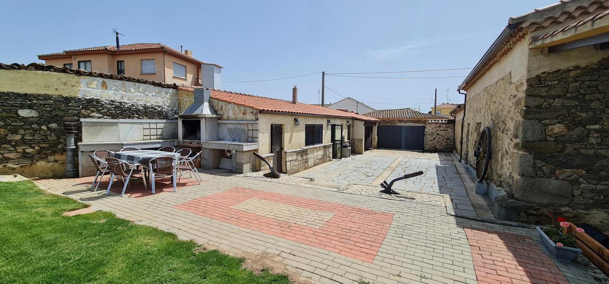 Villa El Almendro Del Cura à Villarmayor  Extérieur photo